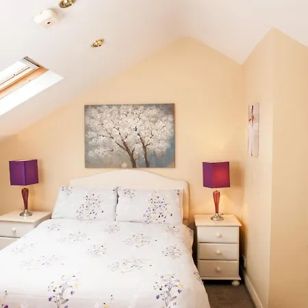 Dillon's Bar & Bistro