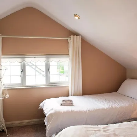 Dillon's Bar & Bistro