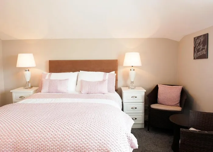 Dillon's Bar & Bistro