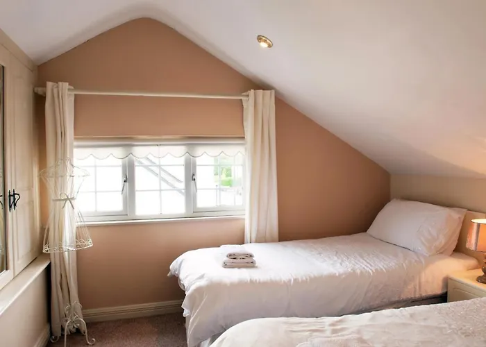 Dillon's Bar & Bistro