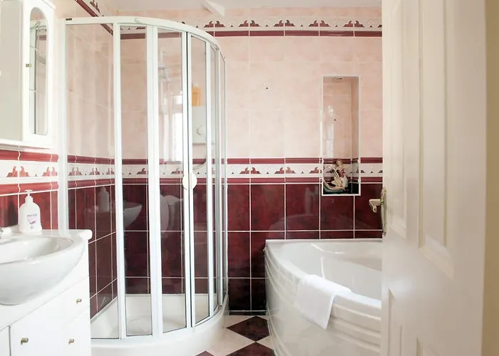 Dillon's Bar & Bistro ホテル